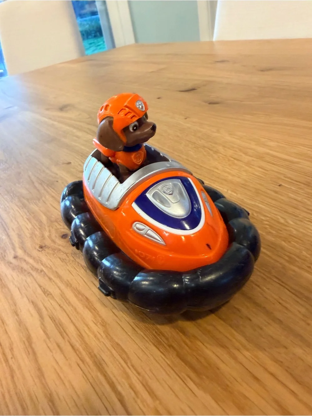 PAW Patrol Zuma’s Hovercraft Toy Vehicle with Collectible Zuma Figure